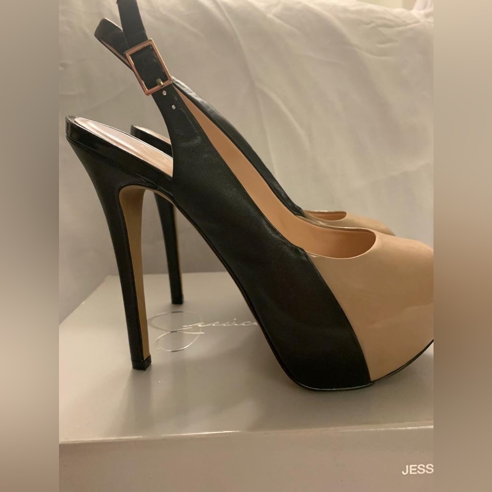 Jessica Simpson Platform Pumps - Picture 5 of 7